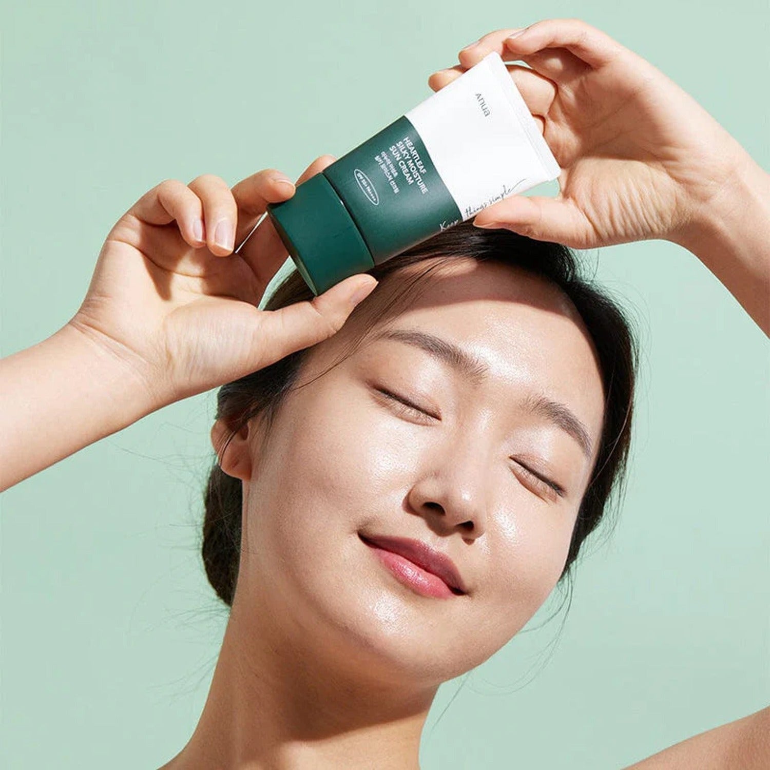 Anua Heartleaf Silky Moisture Sun Cream  SPF50+ protects you from uv and uvb rays.