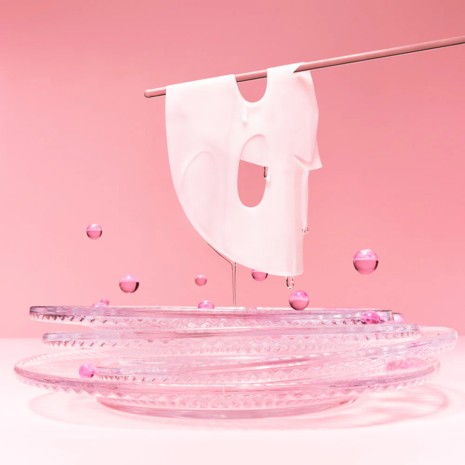 The Key Benefits of EQQUALBERRY Collagen Pore-Tight Up Hydrogel Mask