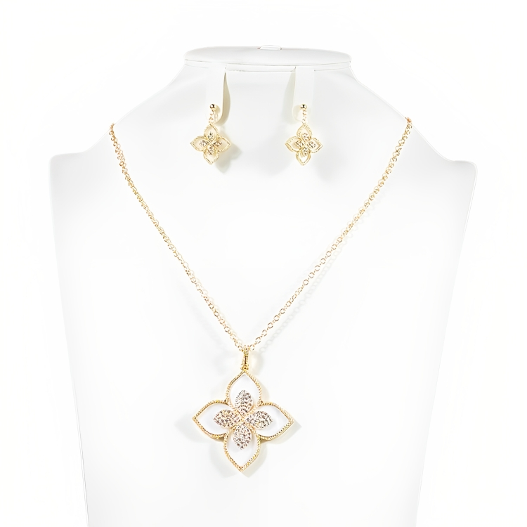 Four Leaf Golden Simple And Elegant Necklace And Earrings Set